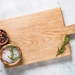 Ei pesuainetta eikä valkaisuainetta: näin puhdistat keittiön leikkuulaudat luonnollisesti