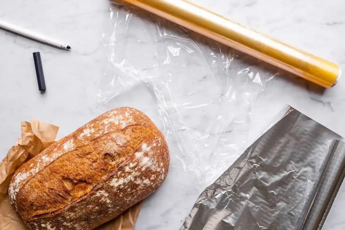 Kuinka säilyttää leipä pakastimessa oikein: Ei löysänä eikä pussissa!