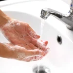 Miksi pestä kädet maissitärkkelyksellä ja mihin se auttaa?