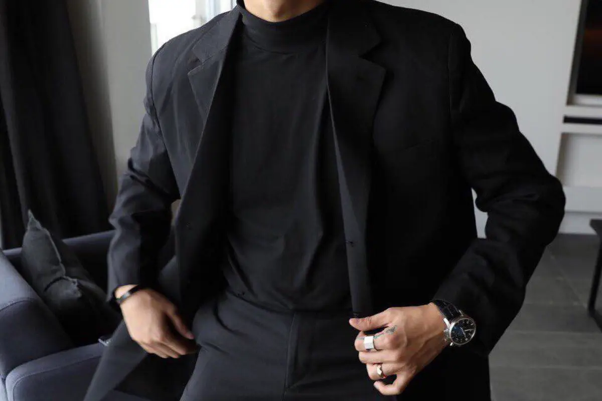 Mustasi vaatteet jälleen syvänmustiksi: Hämmästyttävä kotikonsti värin elvyttämiseen