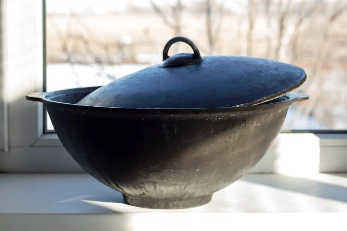 Kuinka pestä pata oikein ja poistaa siitä ruoste