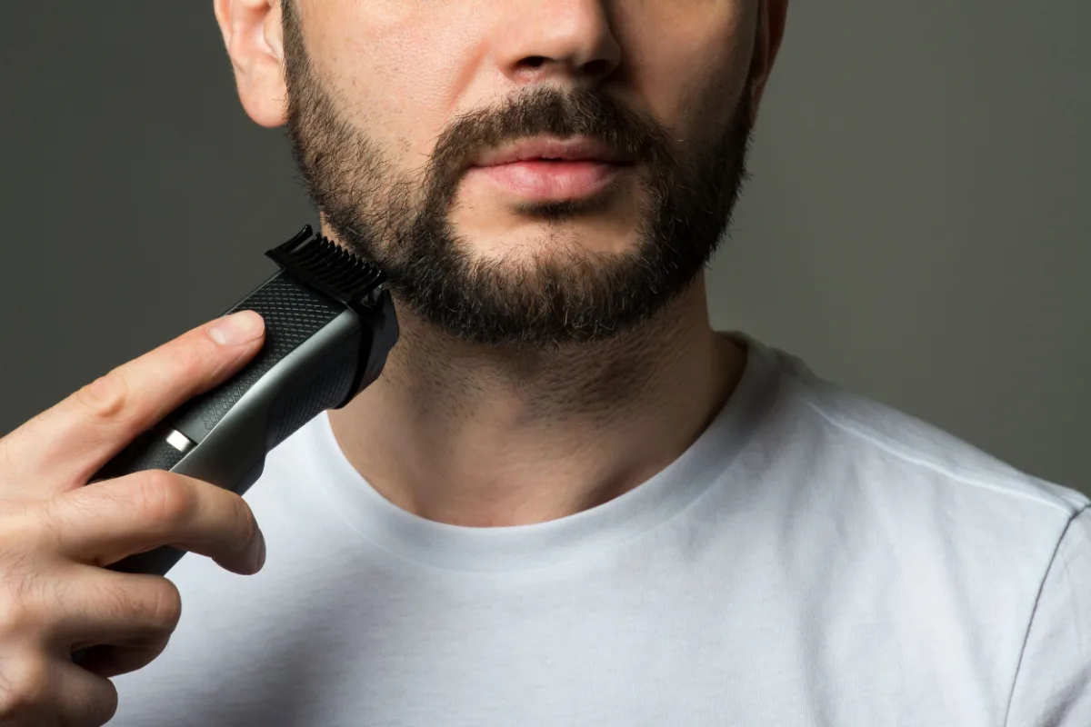 Paras tapa puhdistaa partatrimmeri: Nopeasti ja tehokkaasti