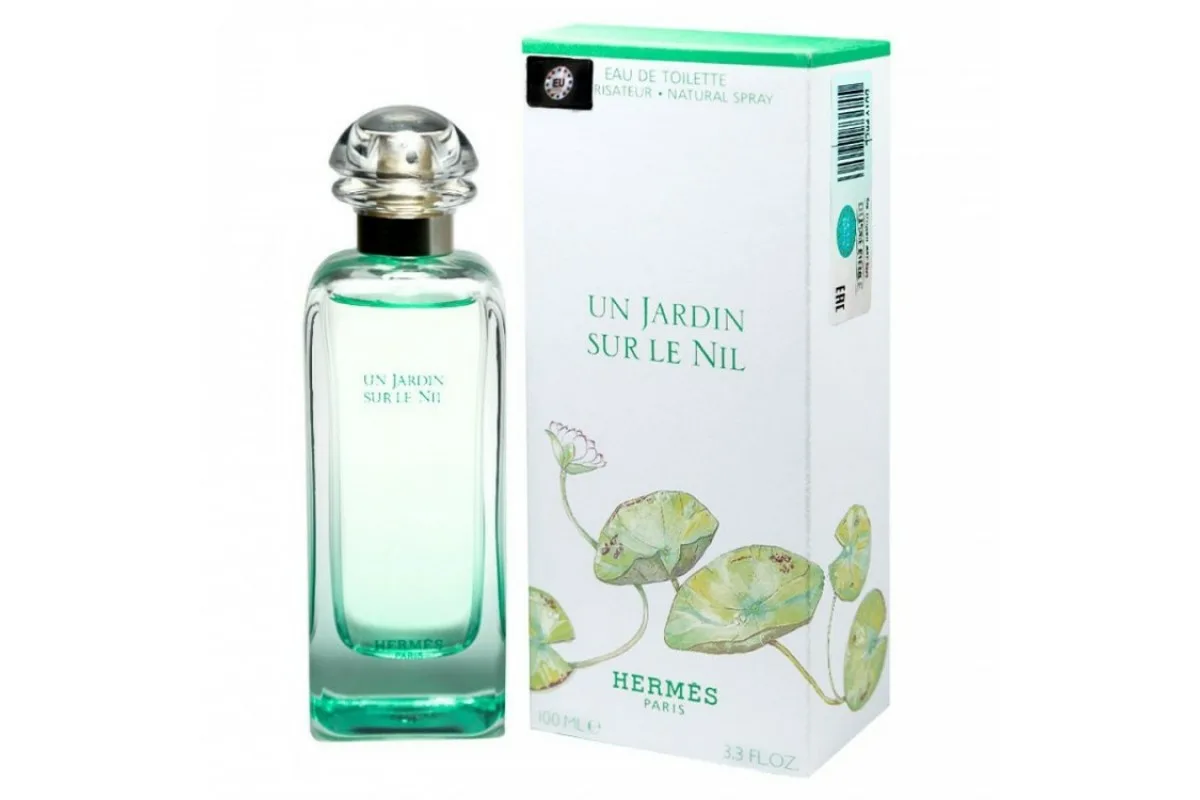 Seitsemän parasta hajuvettä elegantille naiselle: pitkäkestoiset tuoksut lumoavalla jäljellä