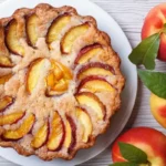 Persikkapiirakka ohje: Kesän herkullisin leivonnainen