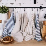 Näin puhdistat keittiöpyyhkeet tehokkaasti halvalla ainesosalla