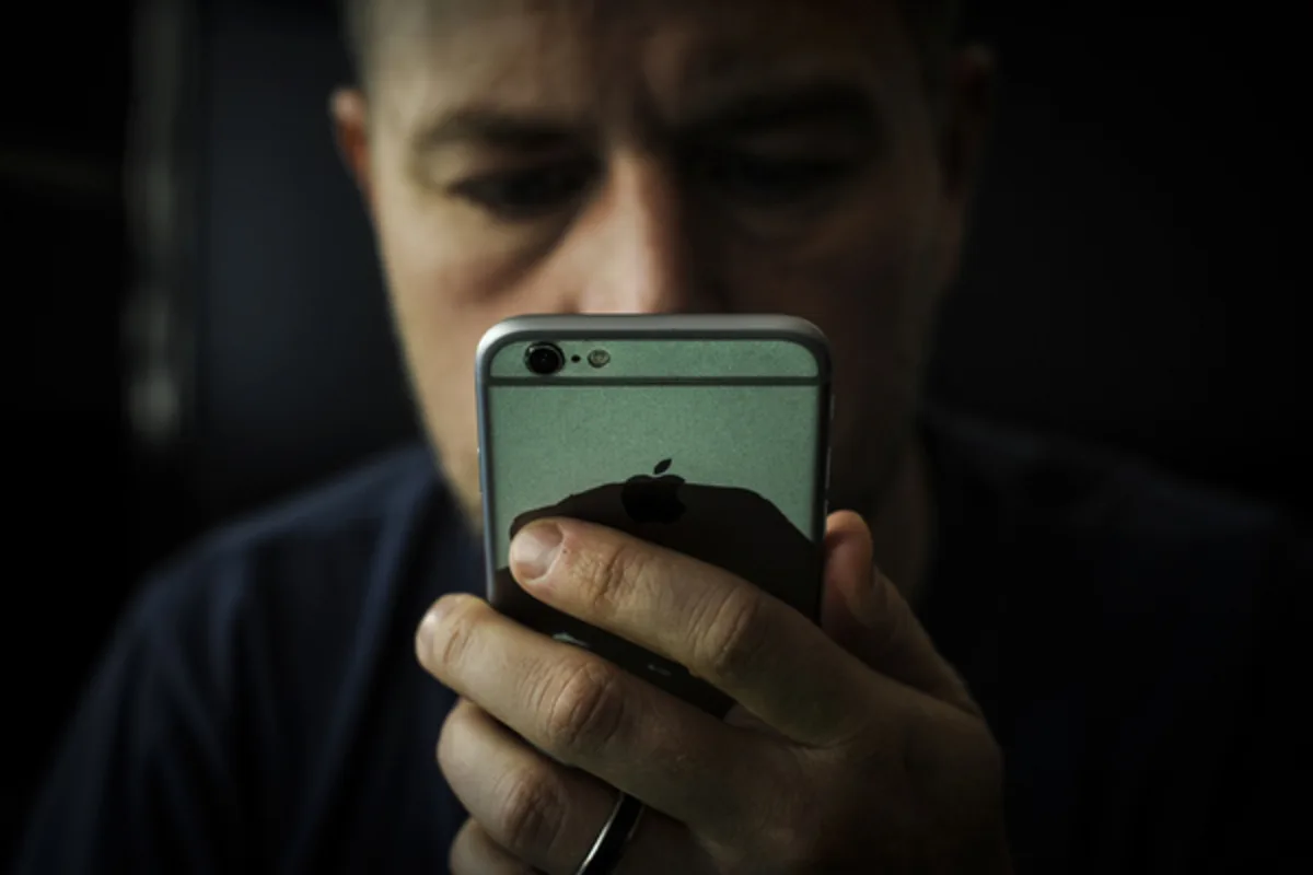 Näin tarkistat, seuraako joku puhelintasi: Yksinkertaiset keinot turvallisuuteen