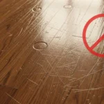 Puulattian naarmujen poistaminen: Kaksi ainesosaa palauttaa lattian loiston