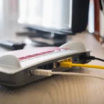 Reitittimen uudelleenkäynnistys: Miksi se kannattaa tehdä viikoittain ja miten se tehdään oikein