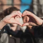 Romanttiset eleet: Suloisia tapoja vahvistaa suhdetta ja osoittaa rakkautta