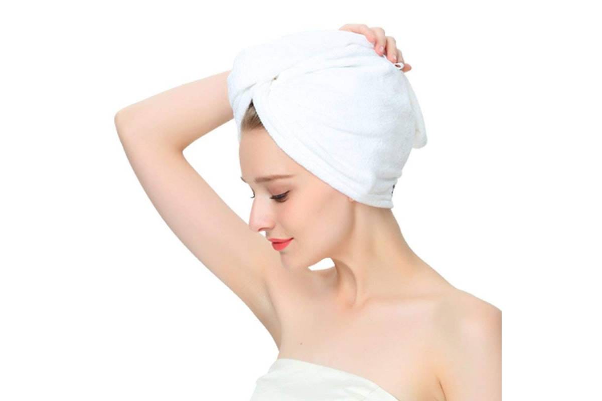 Luonnollisesti sileät hiukset: Yksinkertainen tapa ilman lämpöä