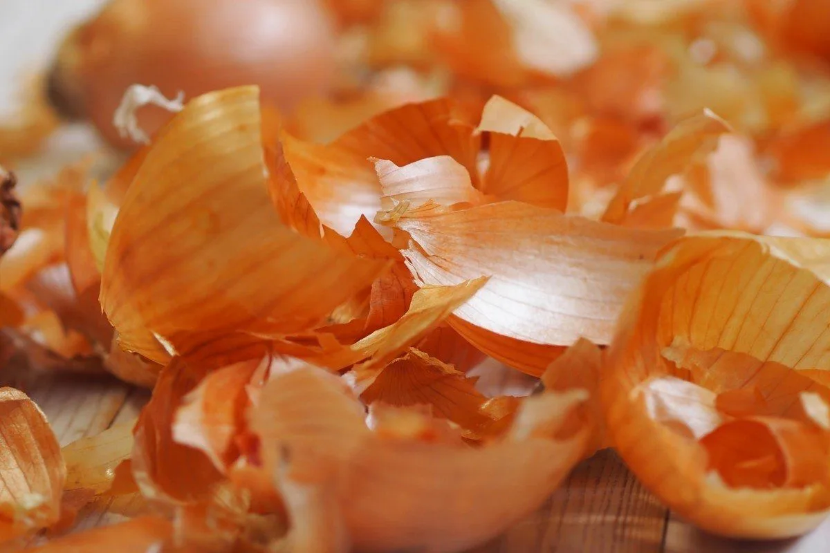 Älä heitä sipulinkuoria pois: Luo täydellinen mauste