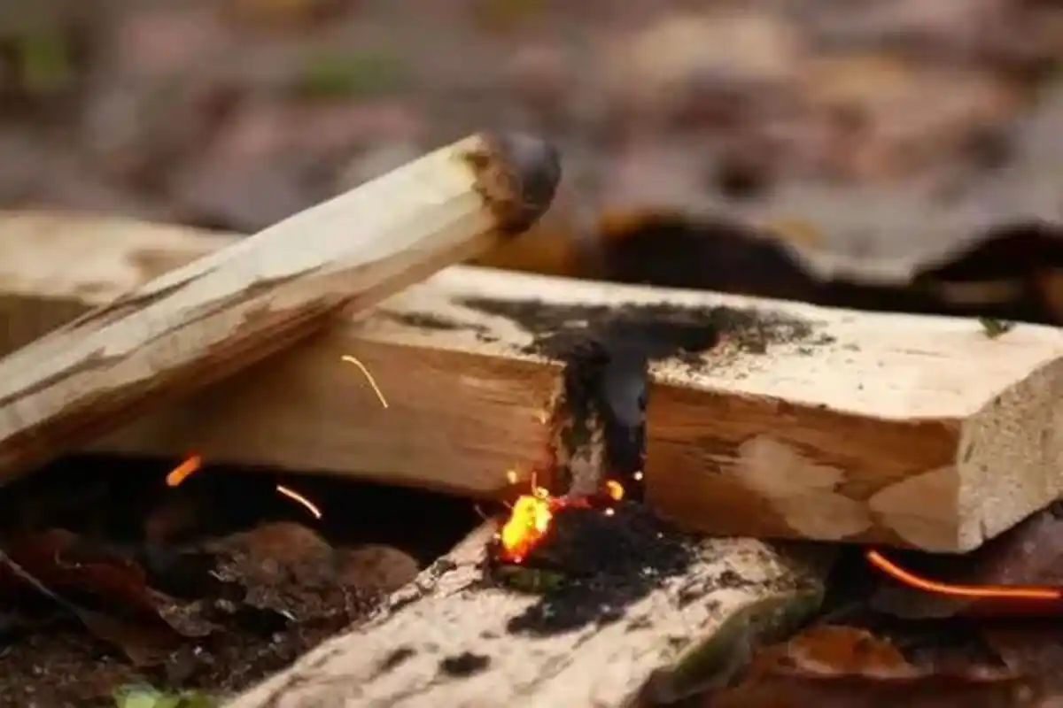 Kuinka sytyttää tuli ilman tulitikkuja tai sytytintä?