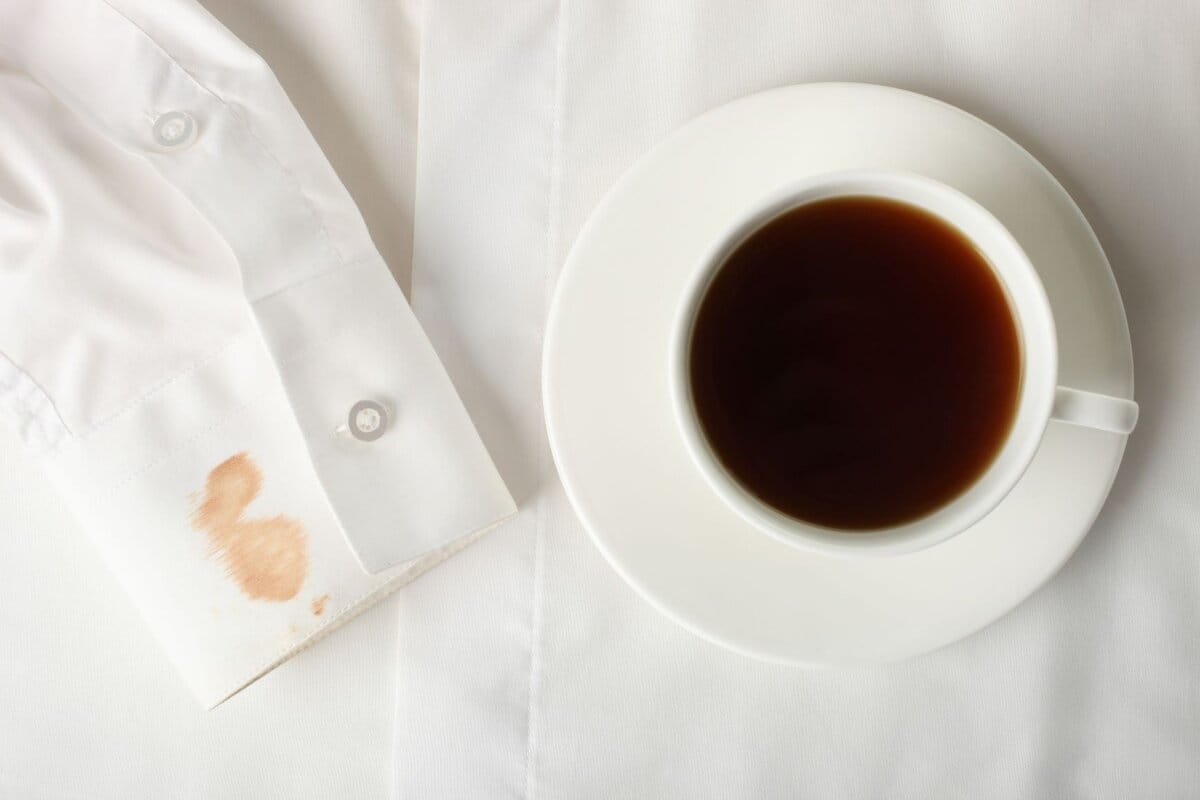 Kahvitahrat pois vaatteista: poista hankalat jäljet kolmella yksinkertaisella askeleella!