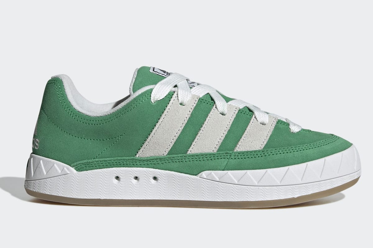 Viisi täydellistä kenkätyyppiä yli 50-vuotiaille naisille: tyylikkyyttä ja mukavuutta