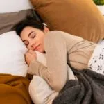 Mitä tarkoittaa unelmoida kuolleesta läheisestä psykologian näkökulmasta?