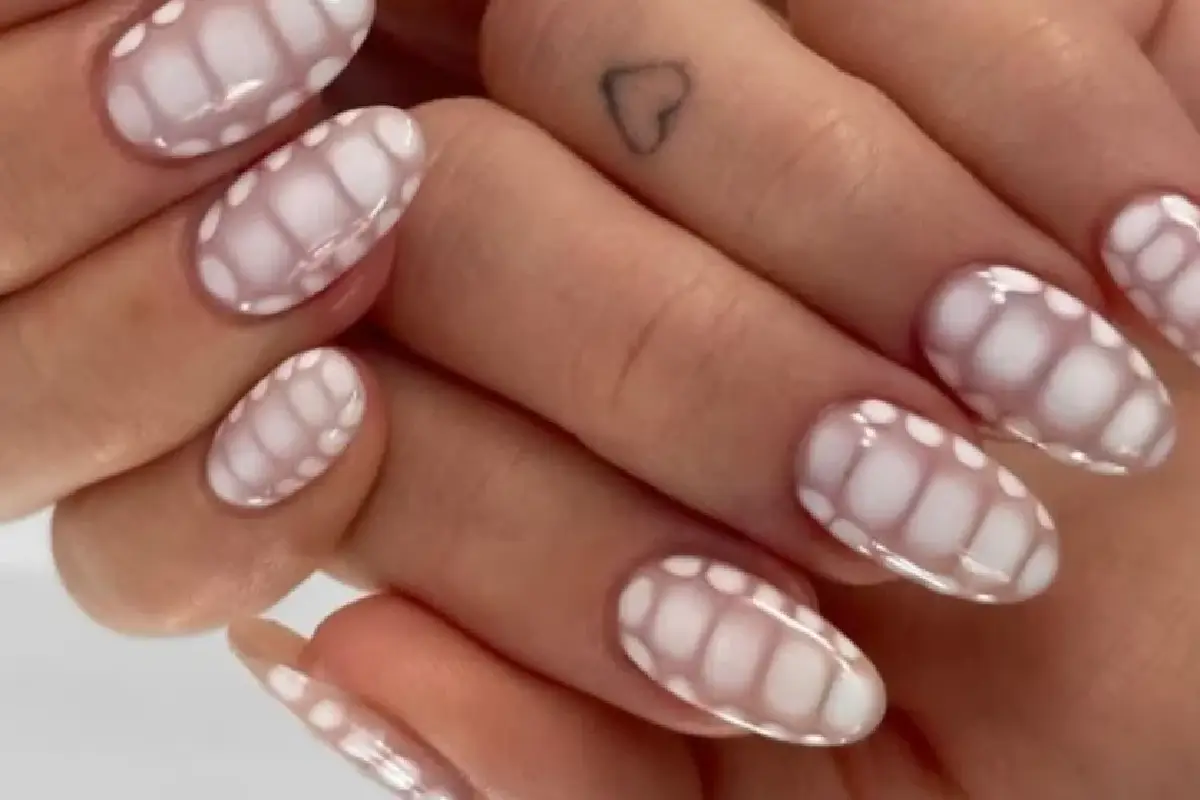 Valkoinen manikyyri: Eleganssin kuningatar ja 6 modernia tapaa pitää se trendikkäänä