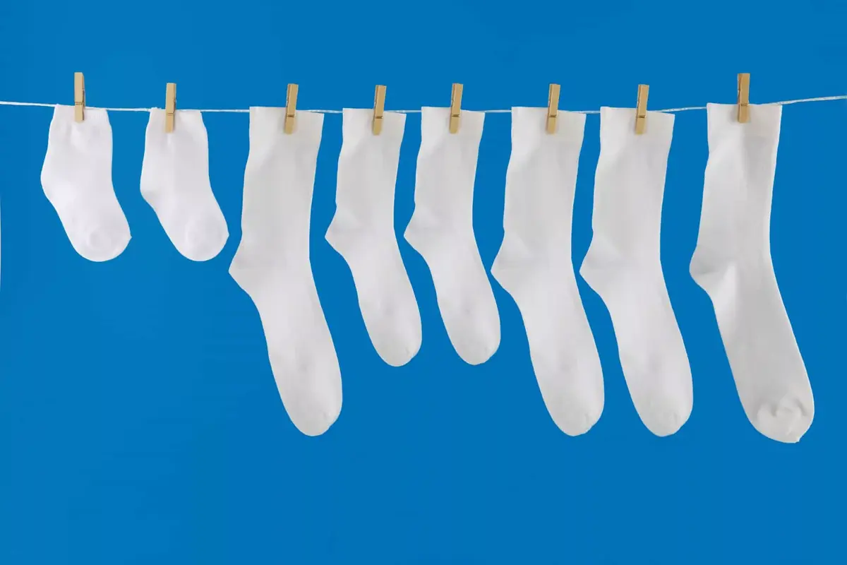 Pese valkoiset sukat suolalla – näin saat ne jälleen säihkyviksi!
