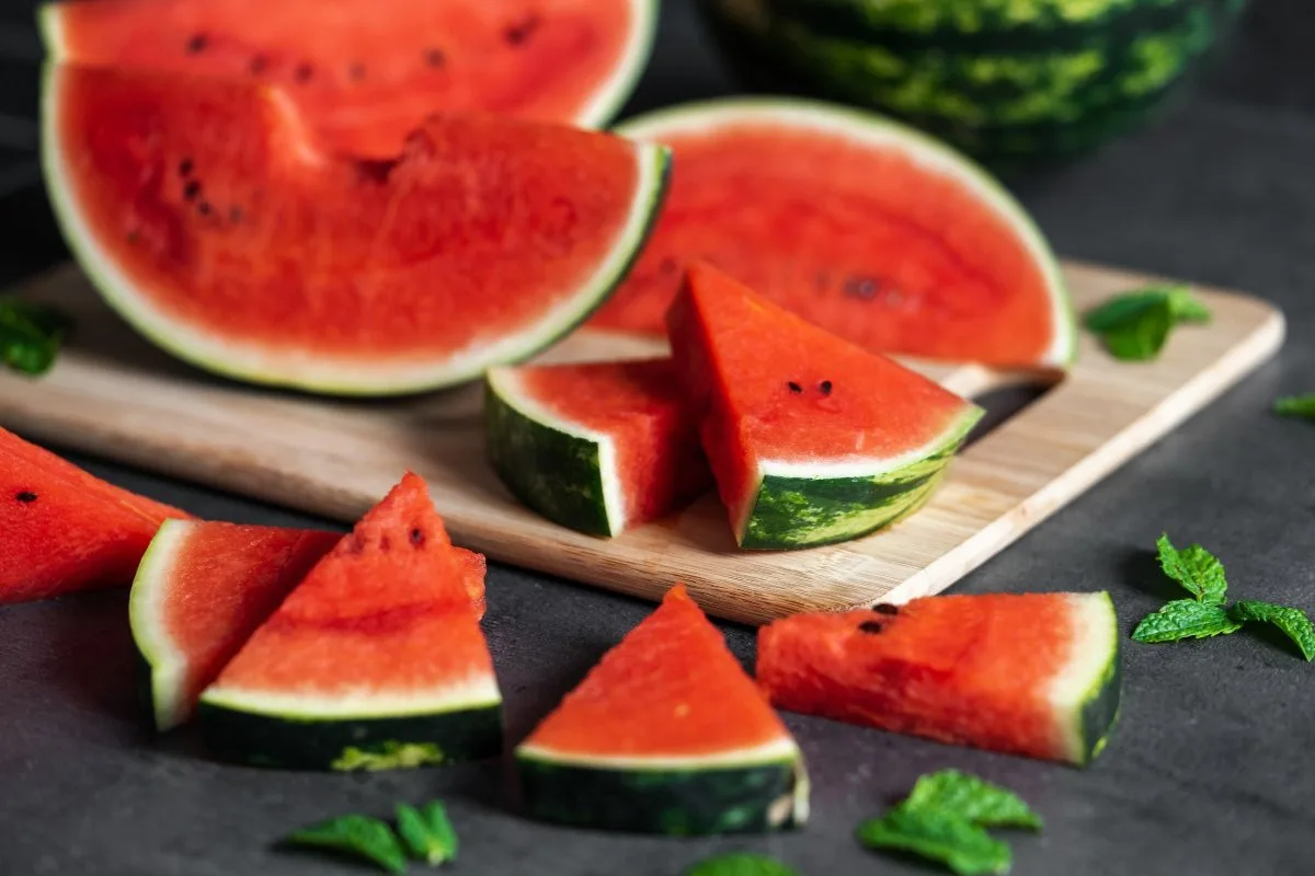 Helpoin vesimelonismoothie kesän virkistykseen: Kevyt ja herkullinen resepti