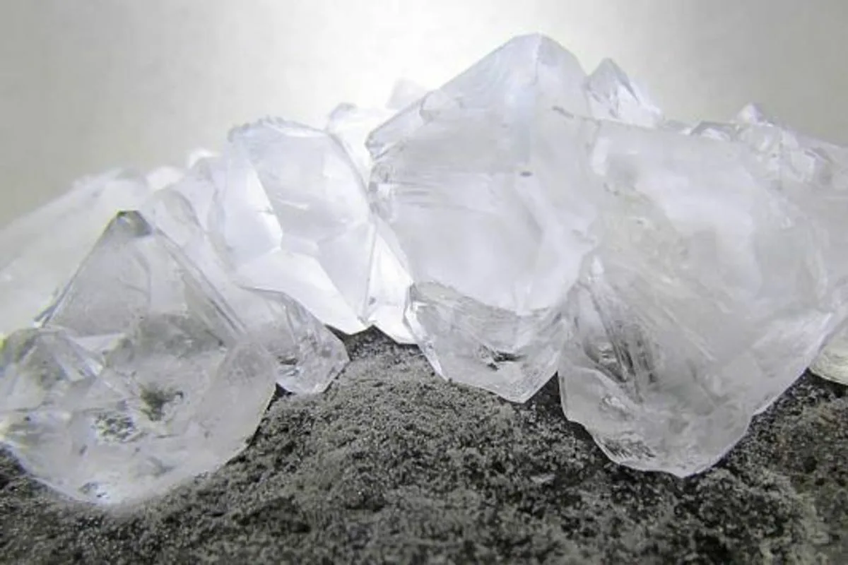 Alunakivi parranajon jälkeen: Miksi sitä suositellaan ja mihin se auttaa?