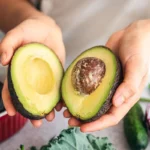 Kuinka säilyttää avokado jääkaapissa ja estää sen tummuminen? Tehokkaita kotikonsteja