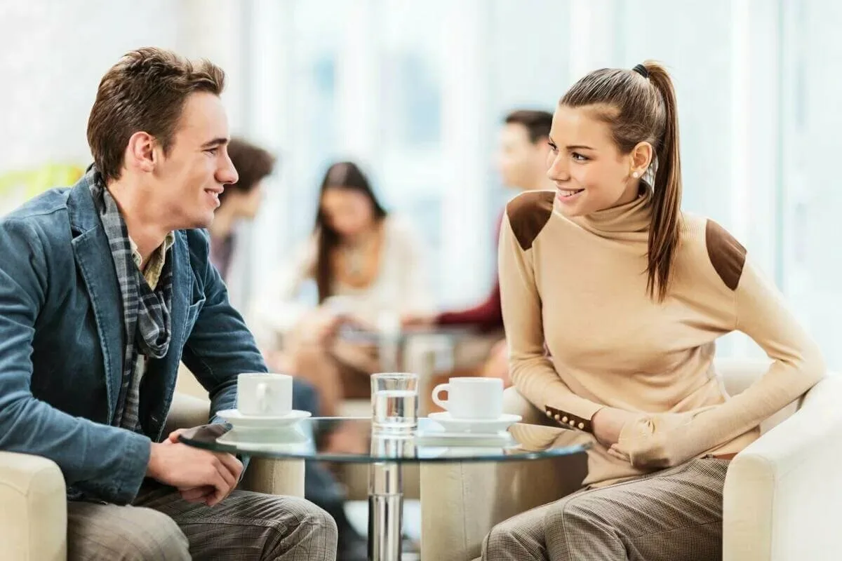 Missä yli 30-vuotiaat löytävät rakkauden: todistetut vinkit yhteyden luomiseen