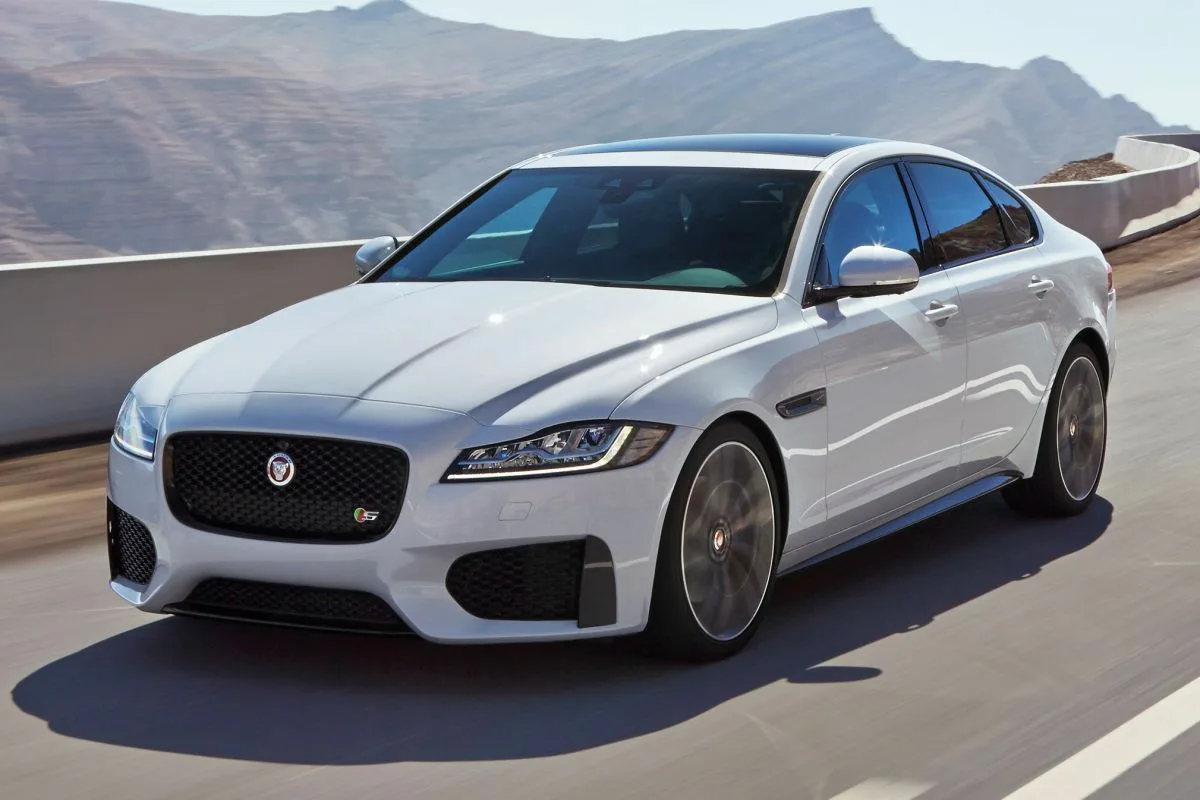 Löydä edullinen ylellisyys: 10 parasta käytettyä premium-autoa alle 12 000 eurolla