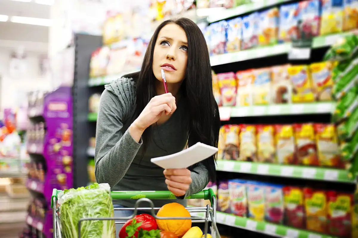 Kuinka ostaa ruokaa fiksusti: 4 niksiä elintarvikkeiden valintaan ilman stressiä