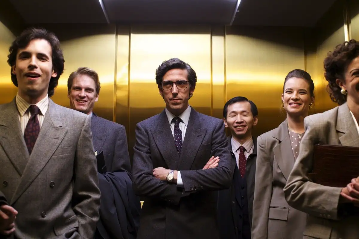 Miksi suomalaiset eivät puhu hississä: hiljaisuuden viehätys Helsingissä