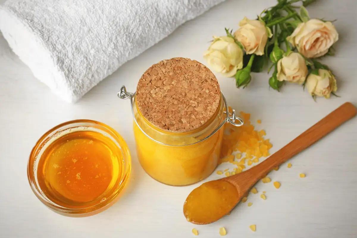 Hunajakuorinta: Luonnollinen Ihoeliksiiri Tampereen Saunoista