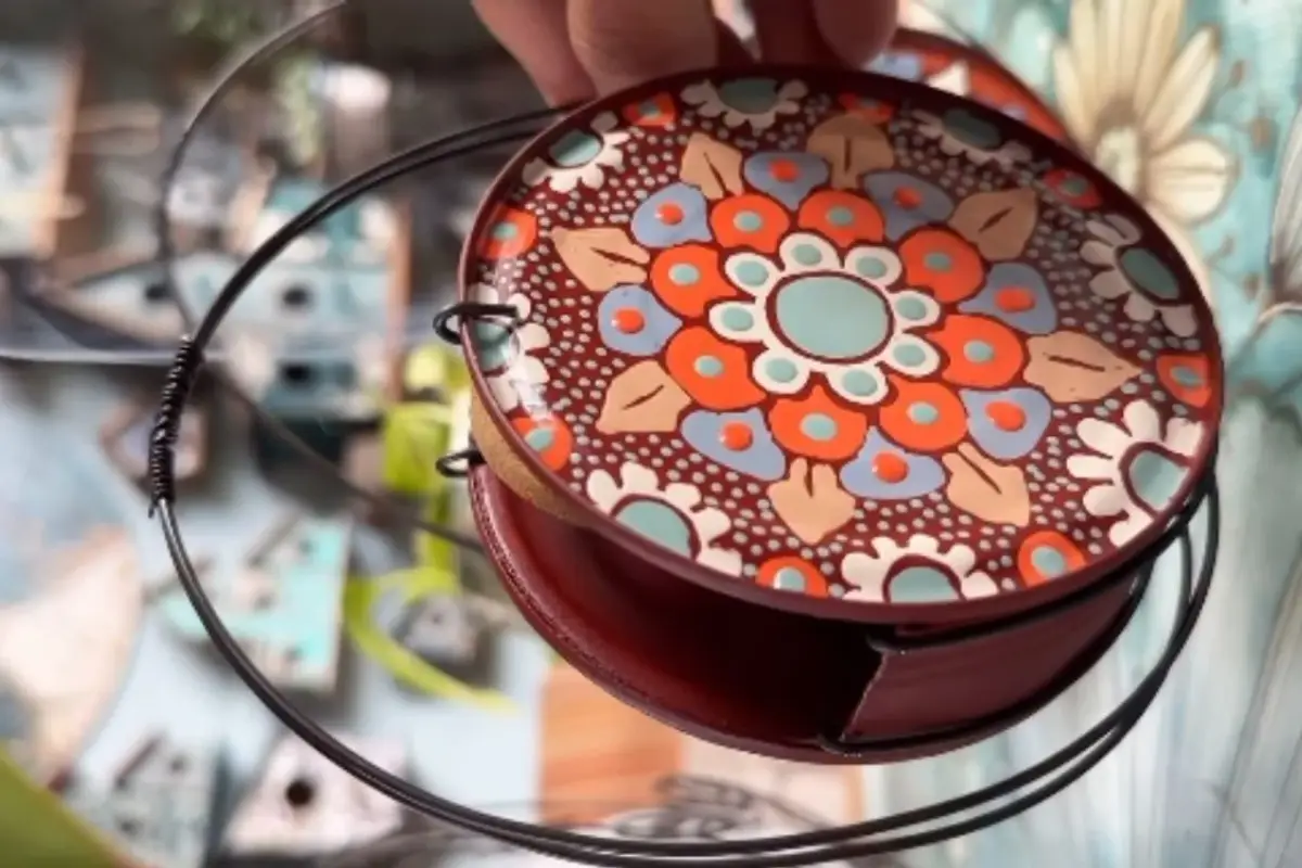 Älä heitä persikkapurkkeja pois: Tee niistä hyttysiä karkottava koriste!