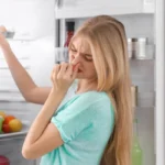 Miksi jääkaappisi haisee? Näin korjaat ongelman suomalaisella kikalla
