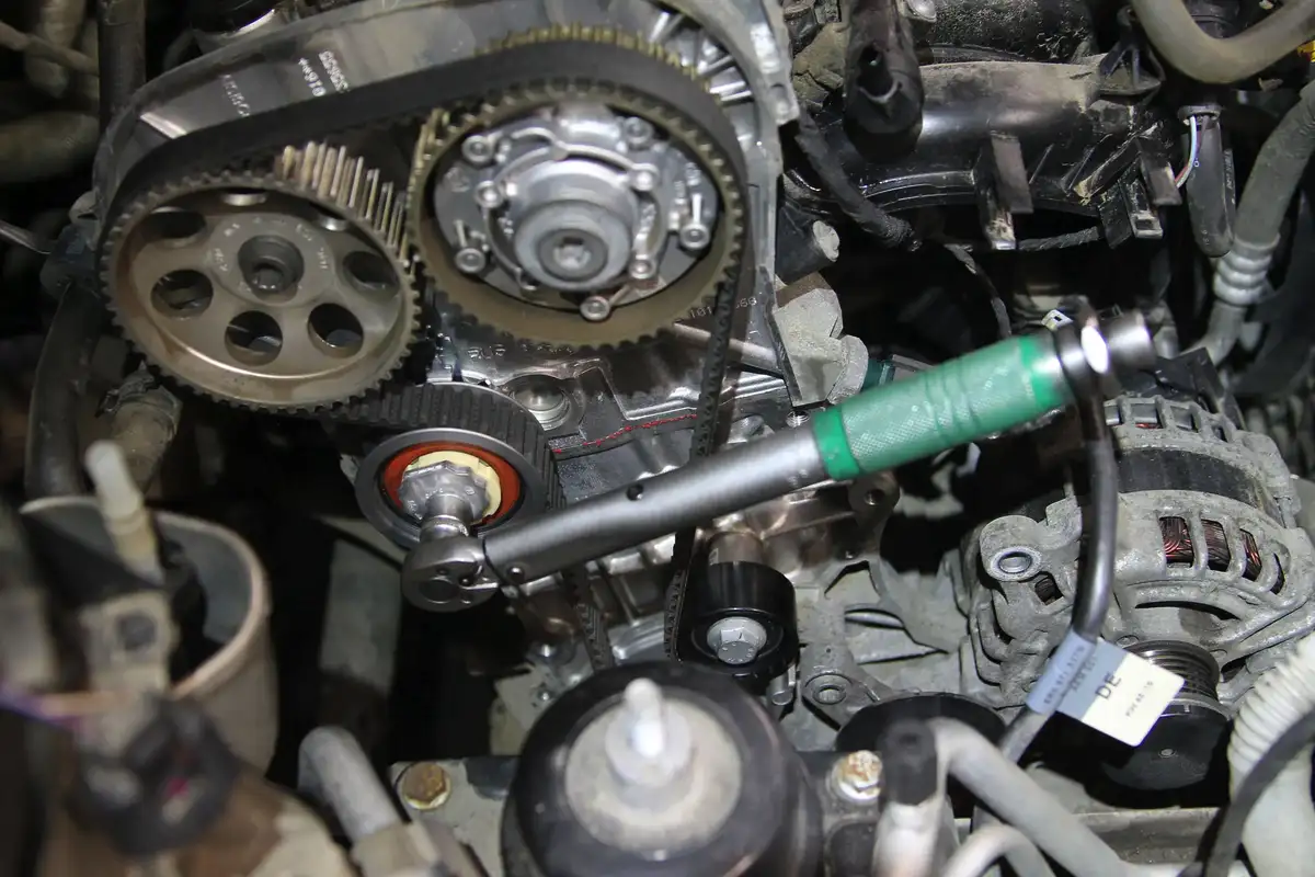 Säästä moottoriasi: milloin auton jakohihna on vaihdettava