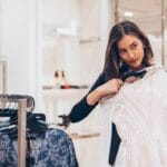 Klassiset mekot valloittavat: ajattomat suosikit uudistuvat