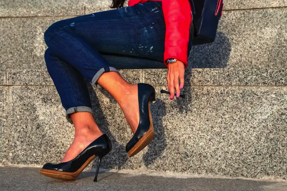 Lopullinen ompelukikka: näin korjaat korkokenkien rikkoutuneet korot helposti kotona