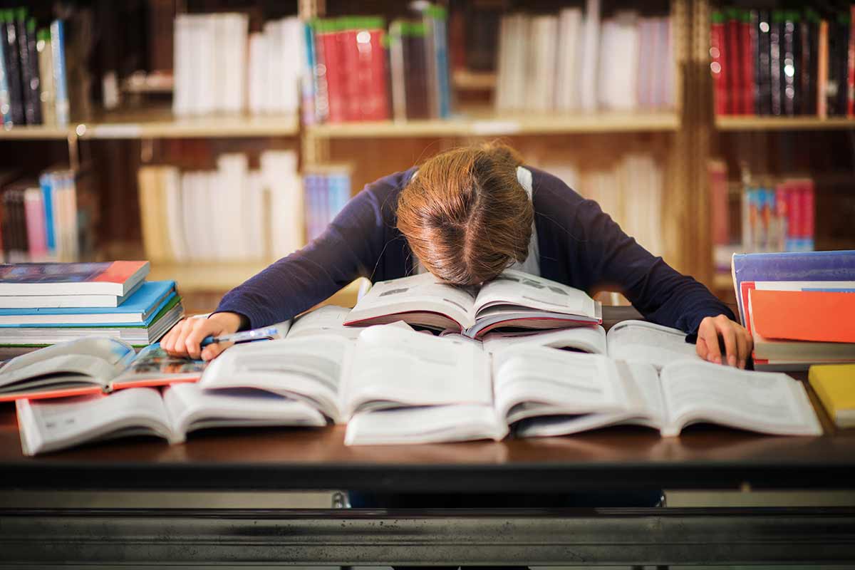 Kuinka vähentää koululaisen stressiä lukuvuoden alussa – 7 tehokasta vinkkiä!