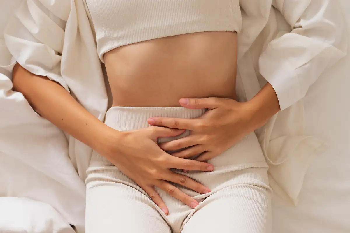 Menstruation ja unihäiriöt: 60 % naisista nukkuu huonosti kipujen vuoksi