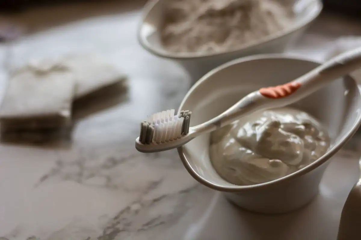 Luonnollinen puhdistustahna: Helppo valmistaa, superedullinen ja hellävarainen terveydellesi