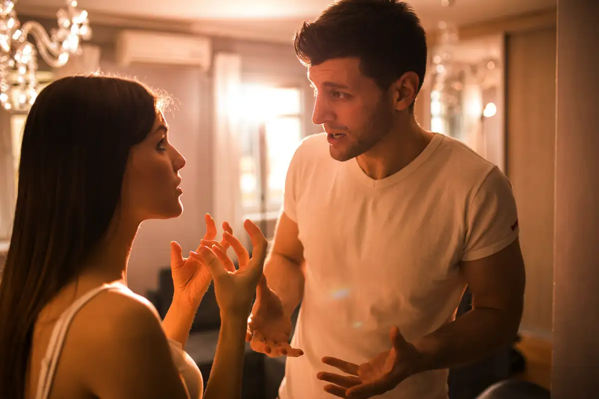 Narcisistien manipulatiiviset fraasit riidassa: psykologit nimesivät top-6