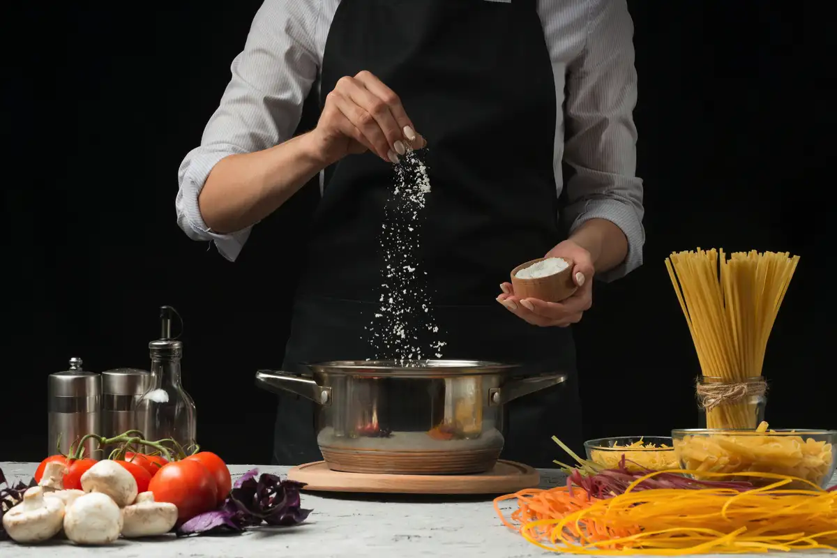 Käytätkö paljon mausteita ruoassa? Tämä tieto muuttaa keittiörutiinisi!