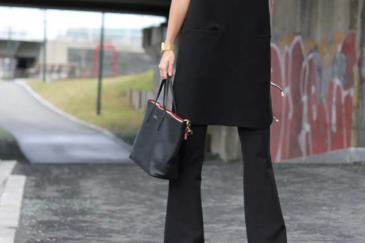 Mekko housujen päällä: 5 trendikästä asua tyylikkääseen syksyyn 2025