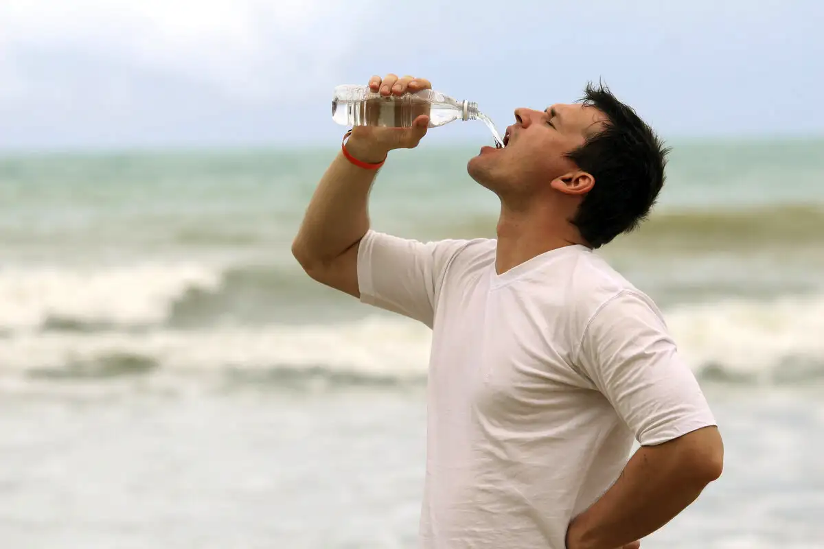 Meriveden juominen: Terveyden salaisuus vai riski?