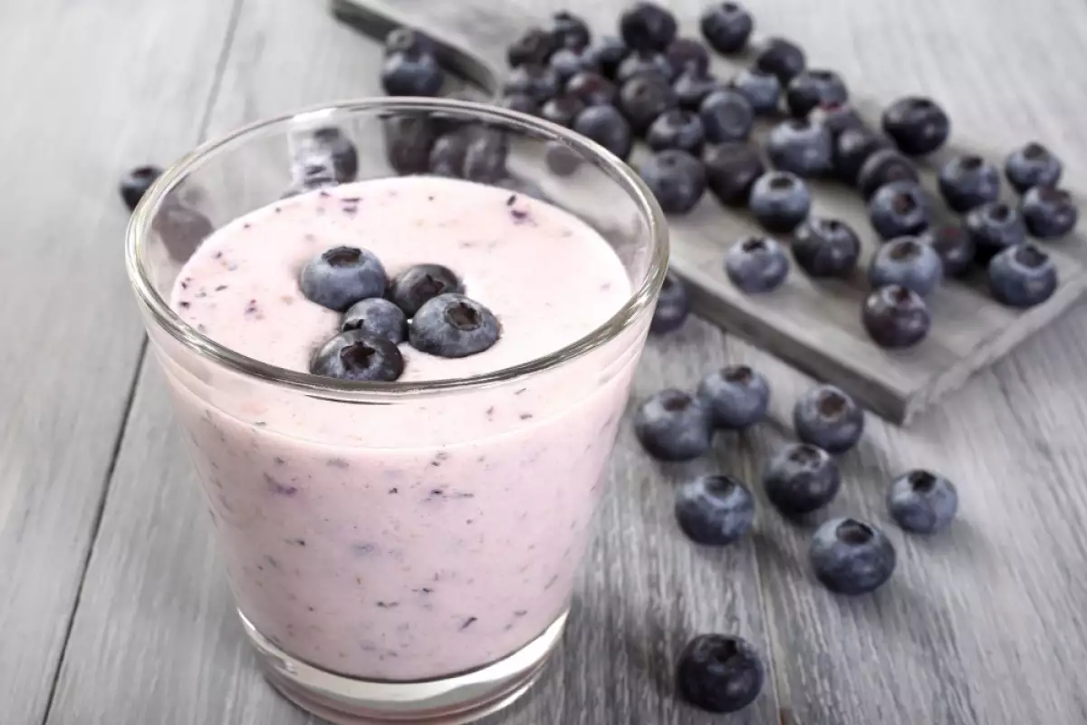 Suomalainen mustikkakefirsmoothie: Ravinteikas aamun piristys