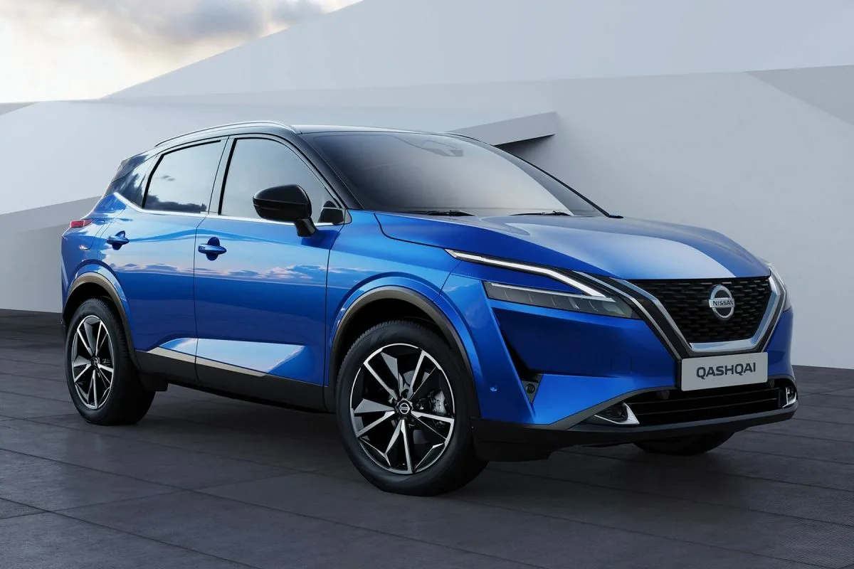 Nissan Qashqai hybridi SUV: Vuoden myydyin auto hurmaa muotoilulla ja teknologialla