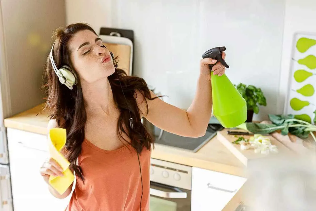 Kuinka siivous 15 minuutissa? Suomalainen menetelmä kiireisille