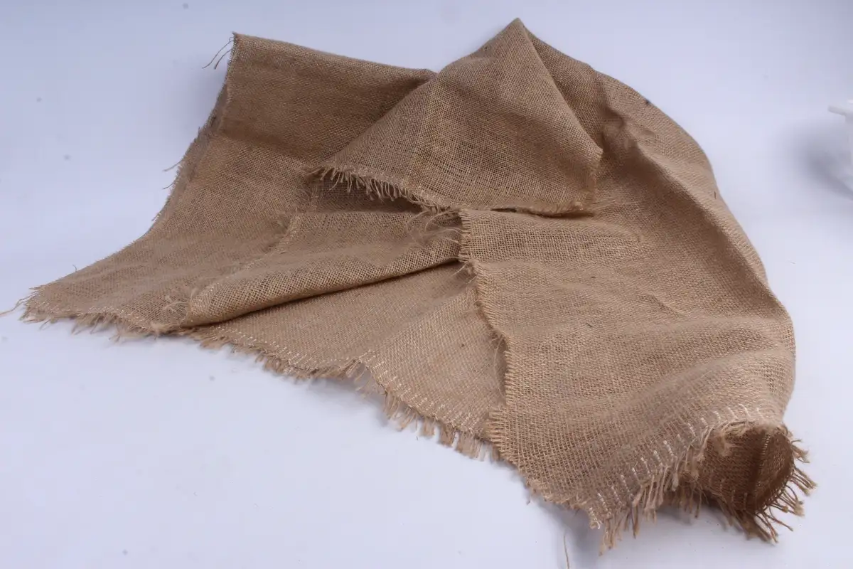 Parveke kauniiksi: Luo upeita koristeita ja tuoksuja kangastilkuista ja grillitikuista