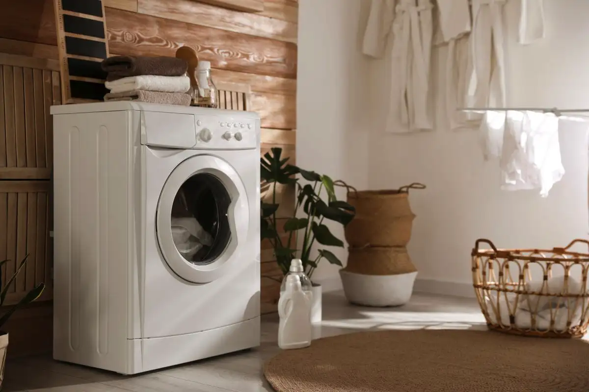 Harva tietää: Yleinen virhe, joka voi syövyttää pesukoneesi rungon – teknikon varoitus