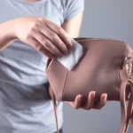 Kuinka puhdistaa nahkainen käsilaukku kuin uusi