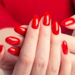 Punaiset kynnet: 4 manikyyri-mallia, jotka tuovat välitöntä eleganssia ja asennetta