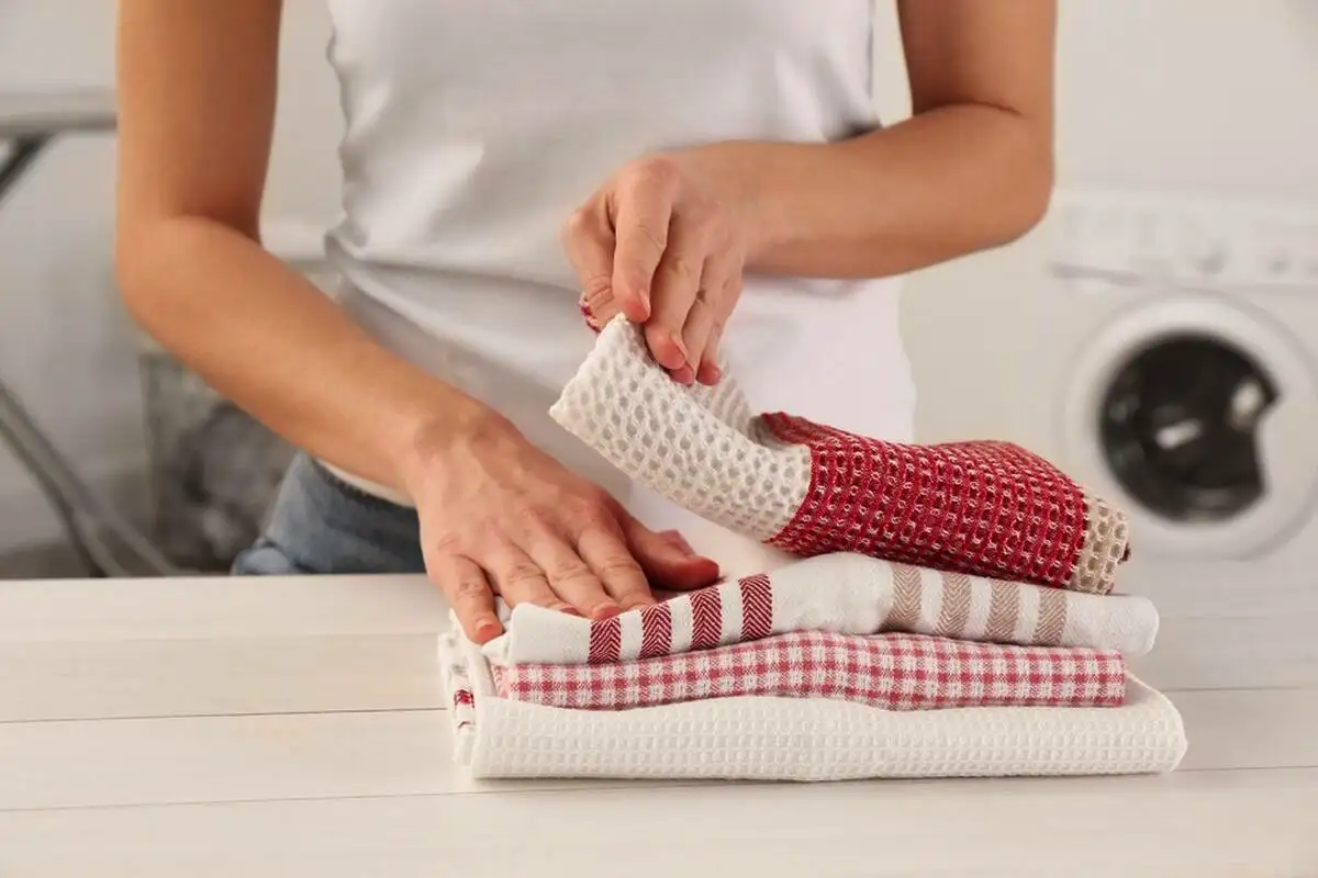 Pyyhkeiden pesun suurin virhe: Miksi et saa sekoittaa niitä vaatteisiin?