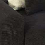 Suomalainen vinkki samettiverhoilun puhdistamiseen: Näin saat ne kuin uusiksi